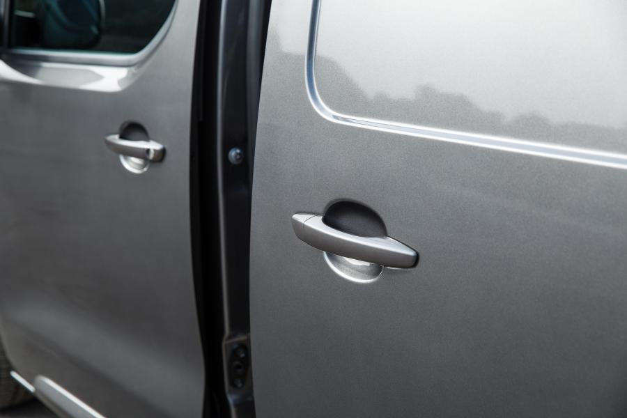 Детали экстерьера Toyota ProAce Van 2017 года  (UK) (фото 4 из 29)